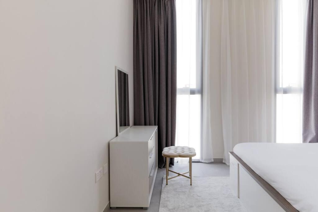 Sahab - Solo 1Br Apt In Al Jada ชาร์จาห์ ภายนอก รูปภาพ