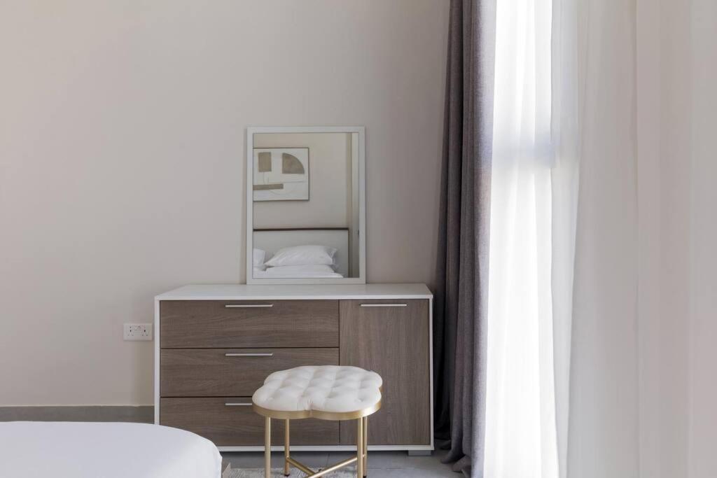 Sahab - Solo 1Br Apt In Al Jada ชาร์จาห์ ภายนอก รูปภาพ